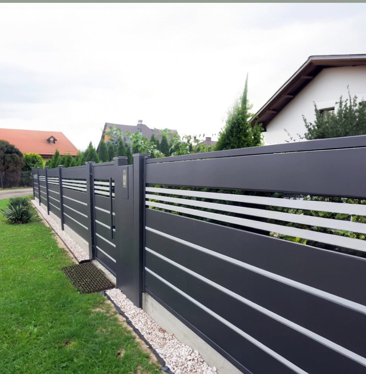 Panouri metalice pentru delimitare