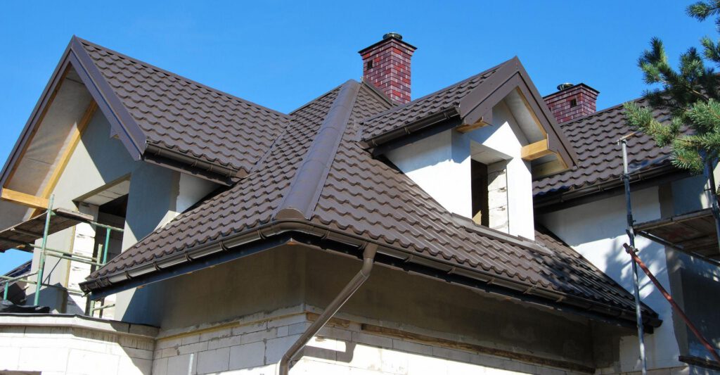 Acoperiș din țiglă metalică, Крыша из метало черепицы