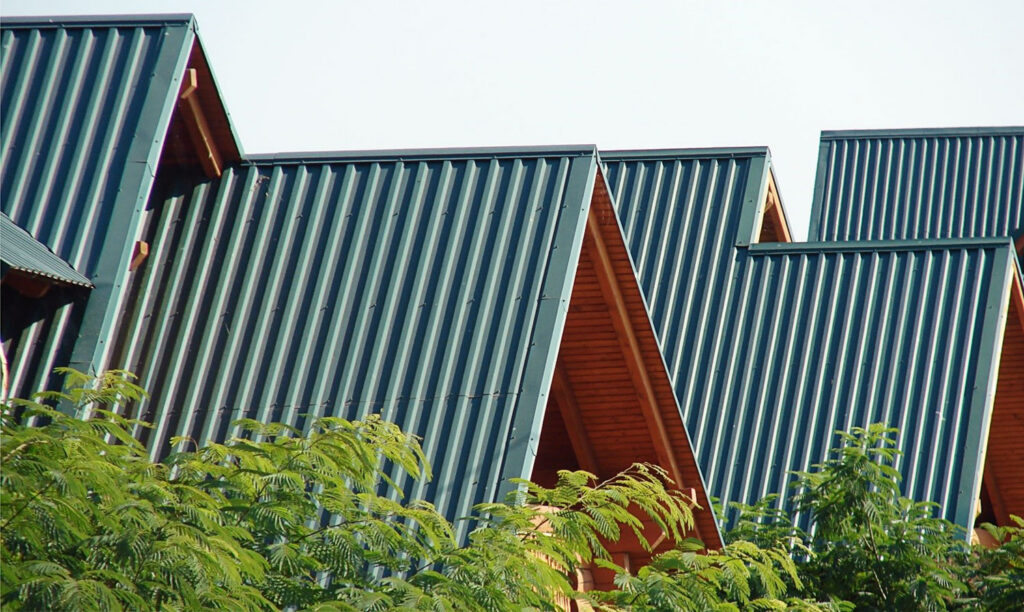 Acoperiș din țiglă metalică, Крыша из метало черепицы