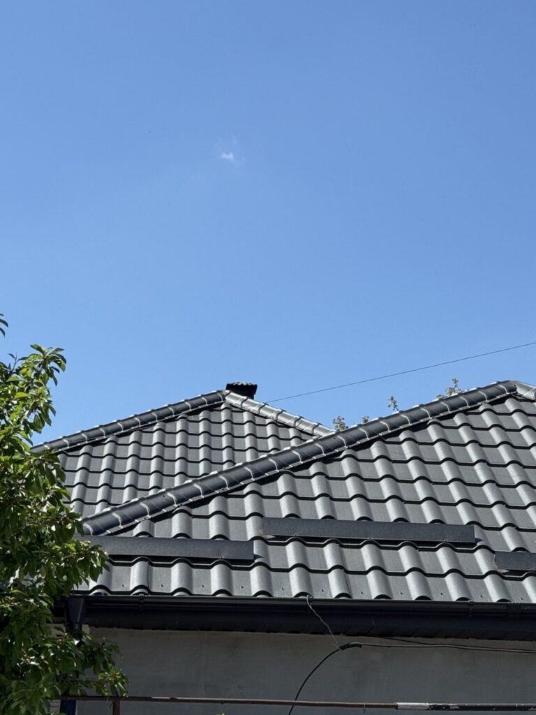 Acoperiș din țiglă metalică, Крыша из метало черепицы