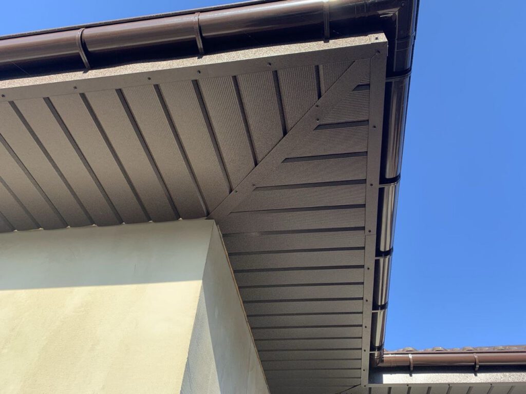 Acoperiș din țiglă metalică, Крыша из метало черепицы