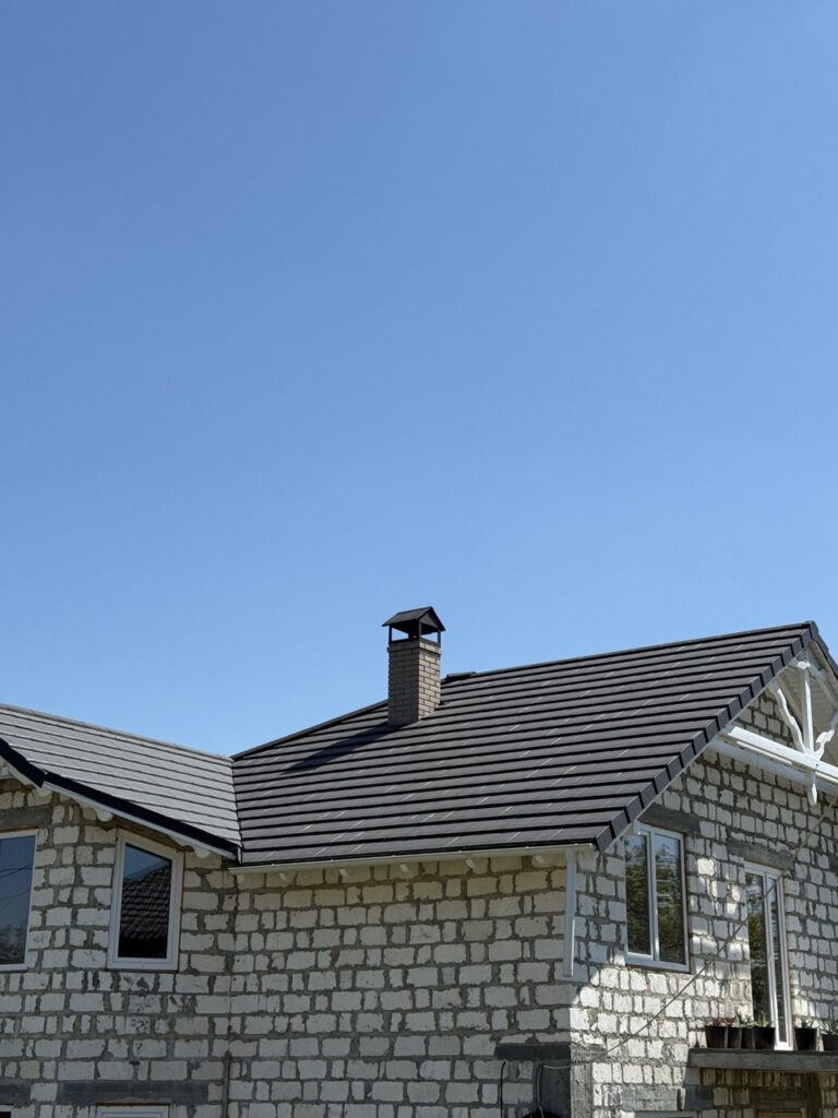 Acoperiș din țiglă metalică, Крыша из метало черепицы