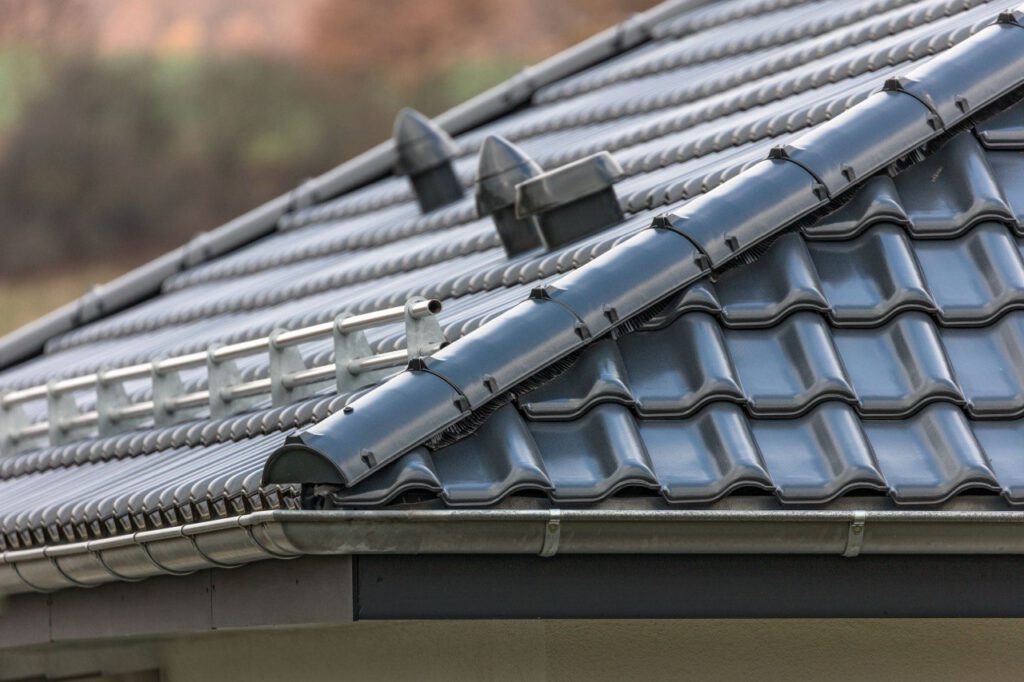 Acoperiș din țiglă metalică, Крыша из метало черепицы