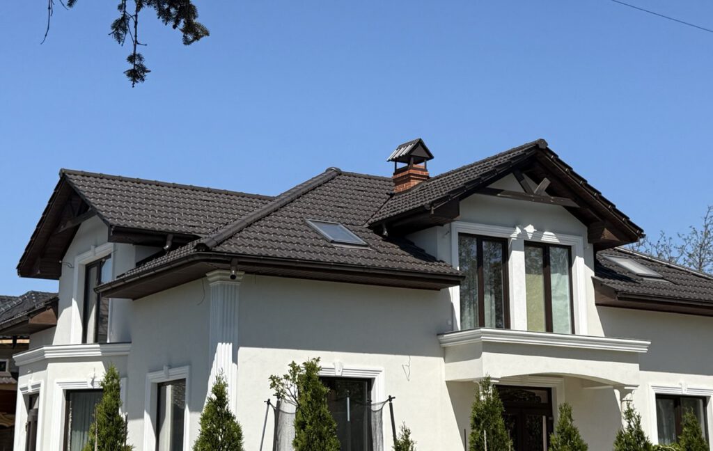 Acoperiș din țiglă metalică, Крыша из метало черепицы