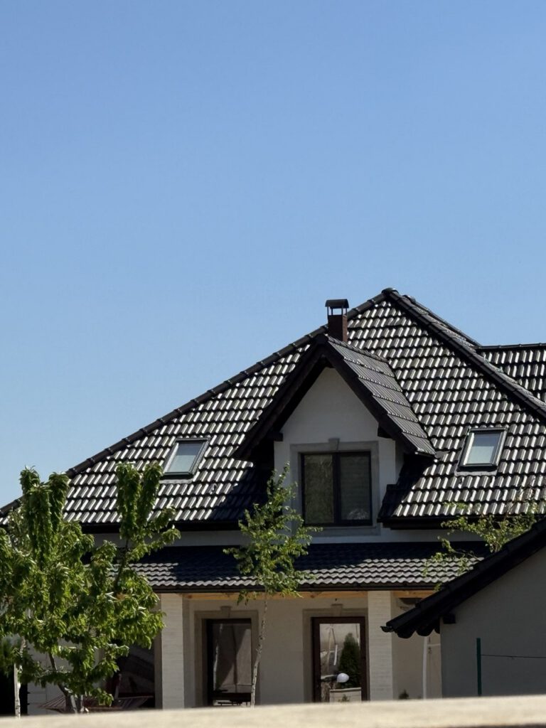 Acoperiș din țiglă metalică, Крыша из метало черепицы