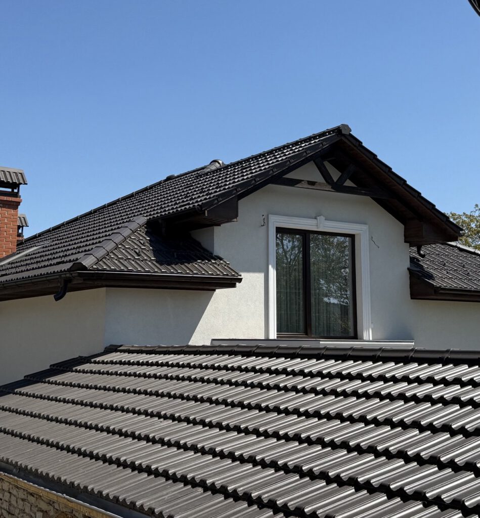 Acoperiș din țiglă metalică, Крыша из метало черепицы