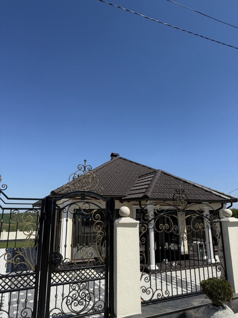 Acoperiș din țiglă metalică, Крыша из метало черепицы