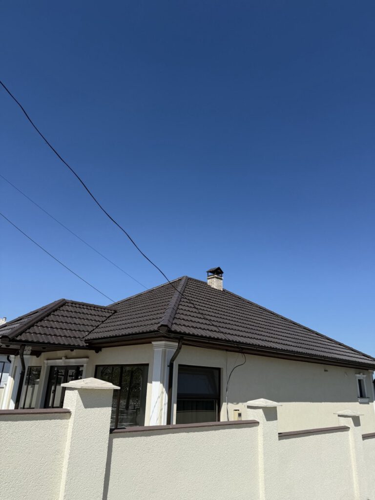 Acoperiș din țiglă metalică, Крыша из метало черепицы